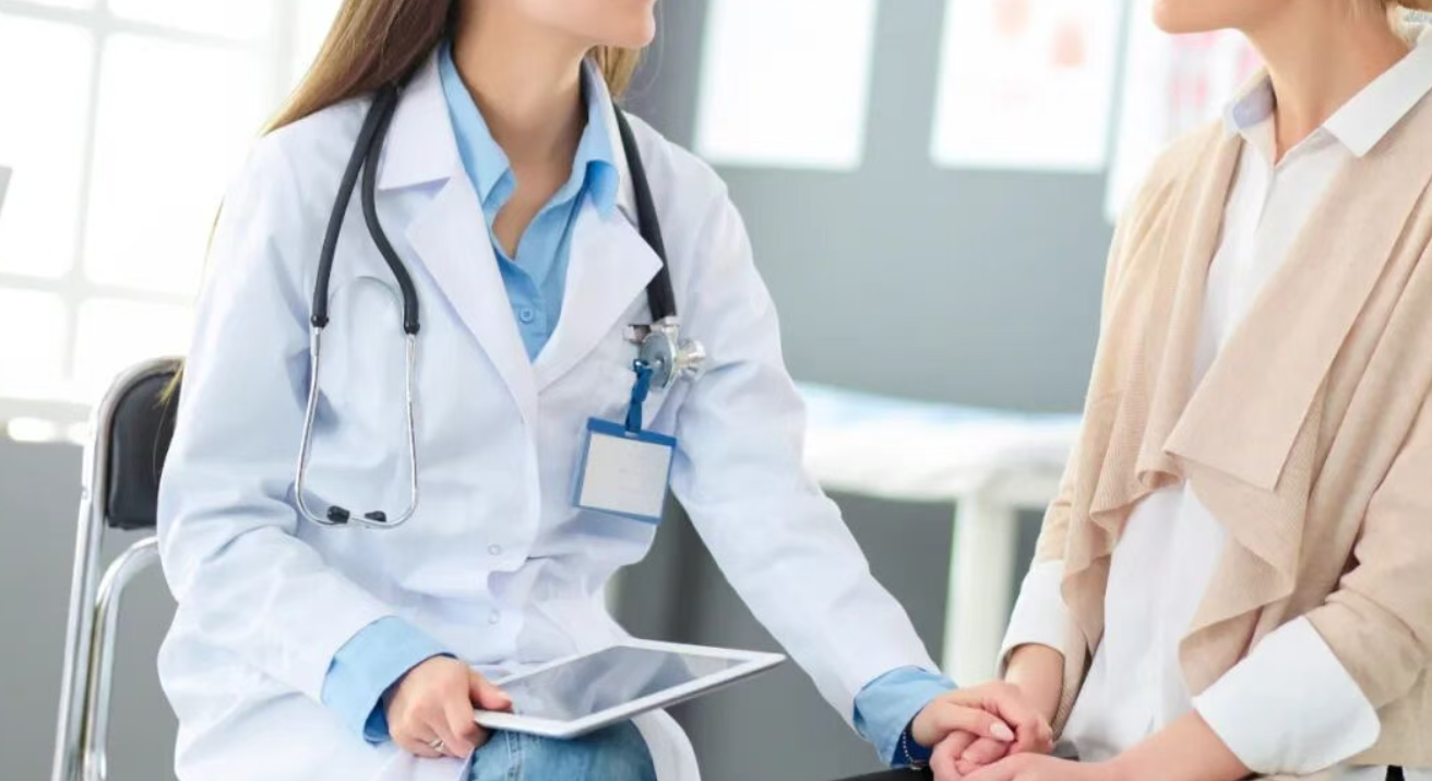 李女士一直都希望有个自己的孩子，但却反复胎停，在快绝望的时候，遇见了郁金香国际生殖中心